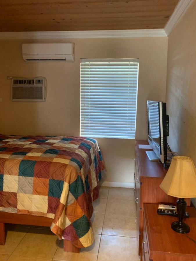Bay Inn Estates Alice Town  Ngoại thất bức ảnh