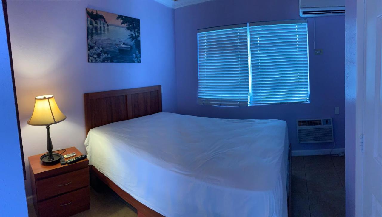 Bay Inn Estates Alice Town  Ngoại thất bức ảnh