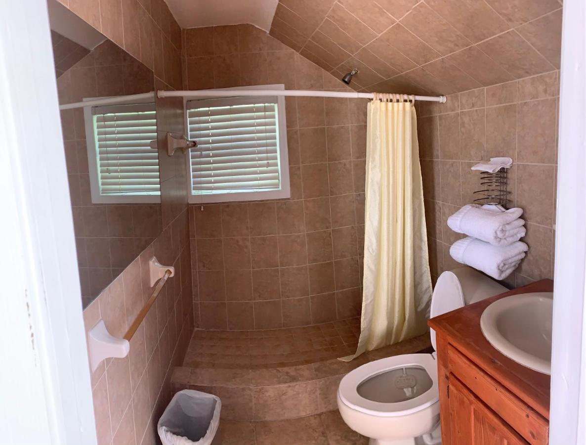 Bay Inn Estates Alice Town  Ngoại thất bức ảnh